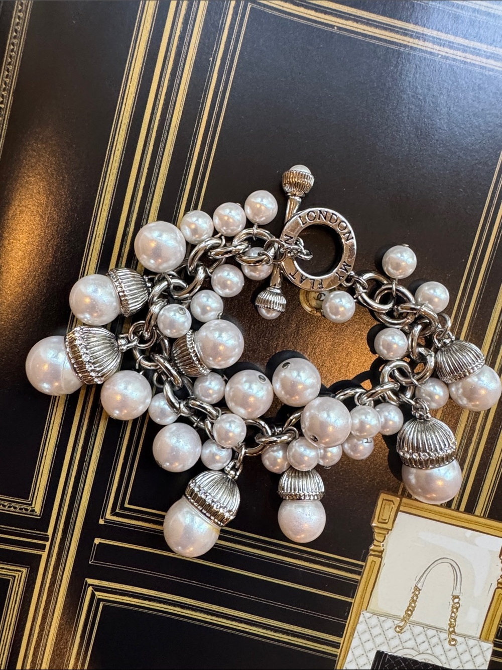 Rare Brighton “My Flat in London” SilverTone Chunky Pearl Charm Bracelet Retired - Picture 8 of 15